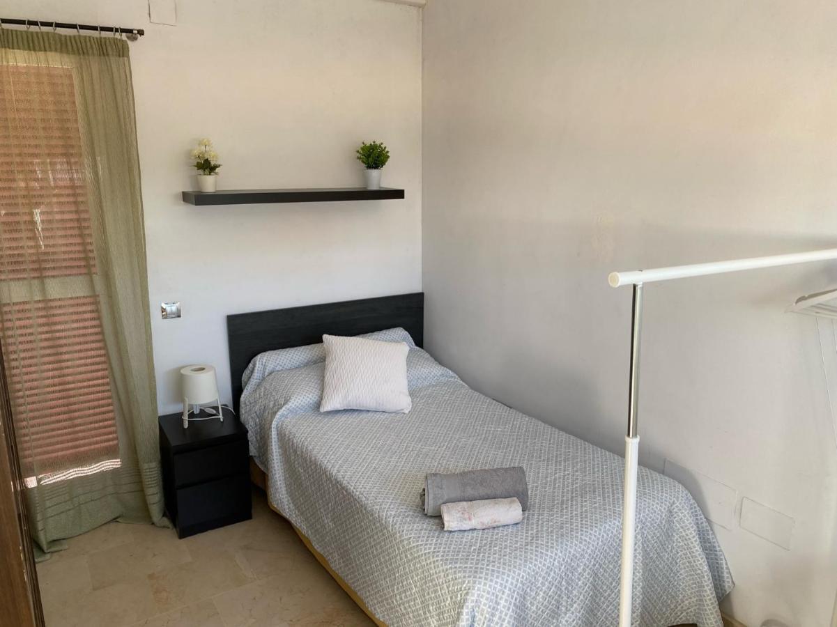 Castilleja , Casa-Apartamento Cerca Centro Sevilla Wifi Familias Trabajo Garaje Castilleja de la Cuesta Eksteriør bilde