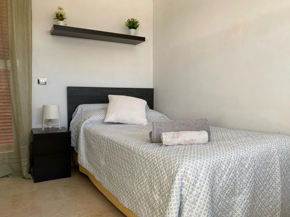 Castilleja , Casa-Apartamento Cerca Centro Sevilla Wifi Familias Trabajo Garaje Castilleja de la Cuesta Eksteriør bilde
